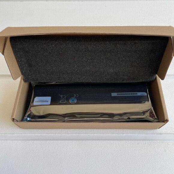 Toshiba Li-ion NLT 3356 4330RF 4400/49Wh Laptop Battery Pack NWT